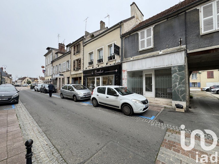 Studio 2 rooms of 32 m² in Fontenay-Trésigny (77610)