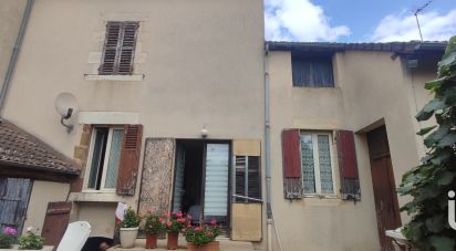 Townhouse 5 rooms of 115 m² in Villeneuve-sur-Allier (03460)