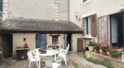 Townhouse 5 rooms of 115 m² in Villeneuve-sur-Allier (03460)