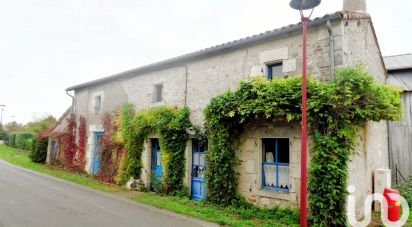 Village house 4 rooms of 106 m² in Fleix (86300)