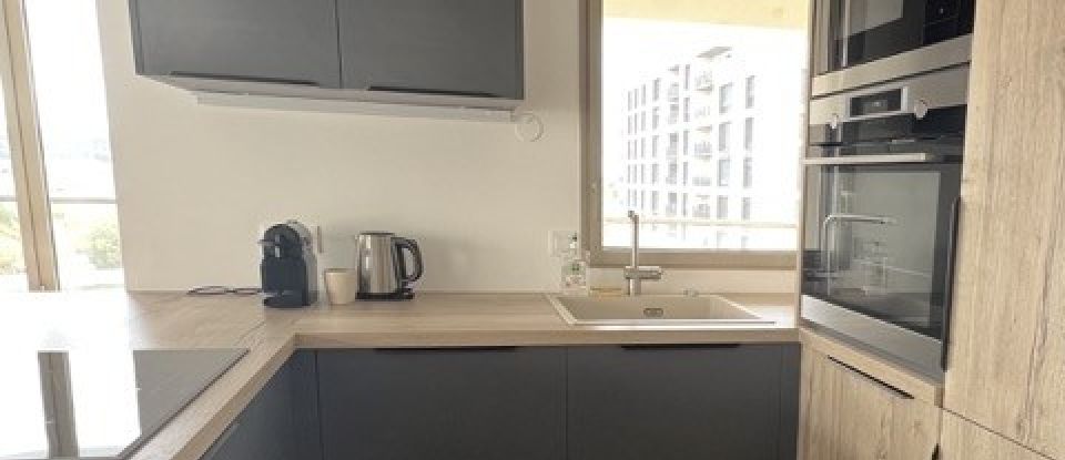 Appartement 3 pièces de 70 m² à Bordeaux (33100)