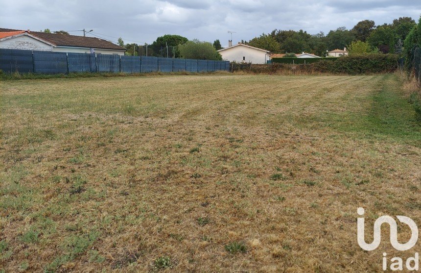 Terrain de 766 m² à Le Pian-Médoc (33290)