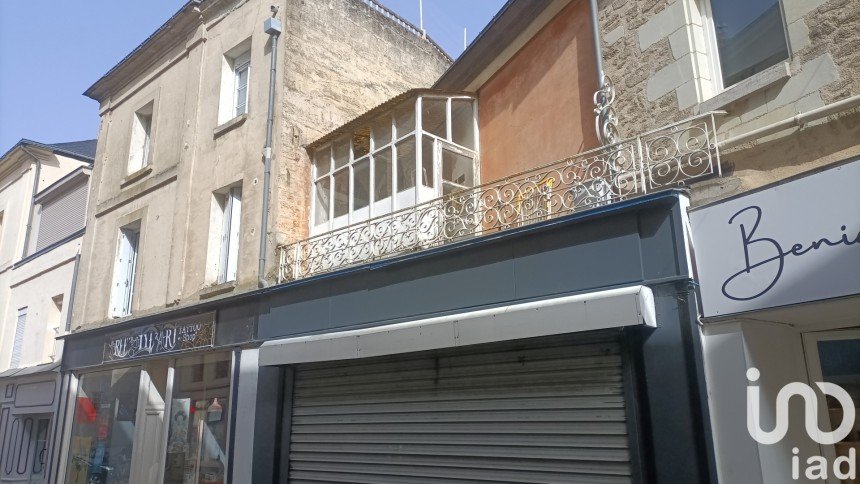 Building in DOUÉ EN ANJOU (49700) of 320 m²