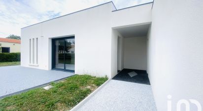 Architect house 4 rooms of 108 m² in Chaillevette (17890)