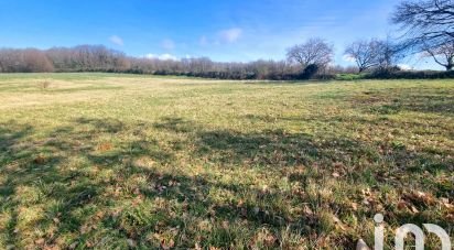 Terrain de 2 590 m² à - (24215)