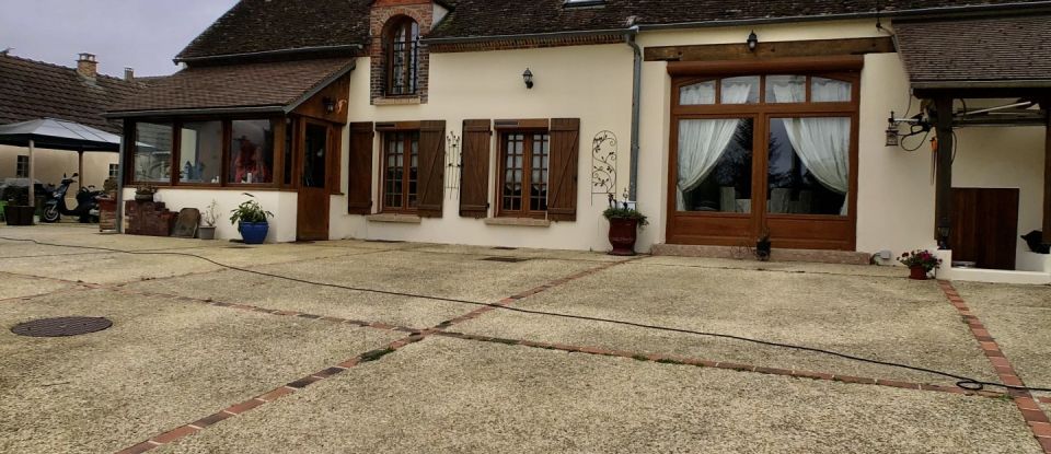 Traditional house 5 rooms of 131 m² in Luisetaines (77520)