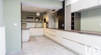 Maison 6 pièces de 108 m² à Faches-Thumesnil (59155)