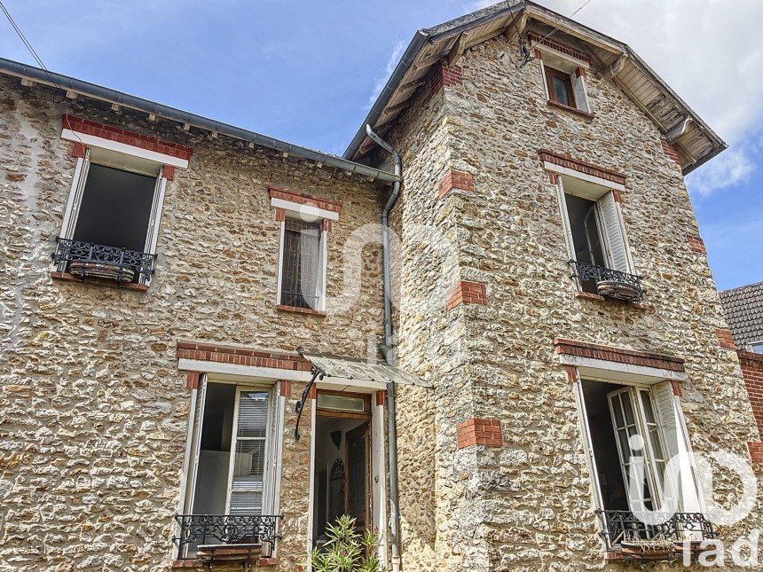 Maison 8 pièces de 155 m² à Étampes (91150)