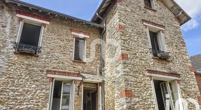 House 8 rooms of 155 m² in Étampes (91150)