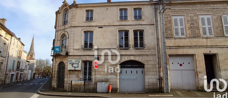 Maison 7 pièces de 186 m² à Fontenay-le-Comte (85200)