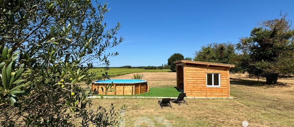 Traditional house 5 rooms of 129 m² in Saint-Fort-sur-Gironde (17240)