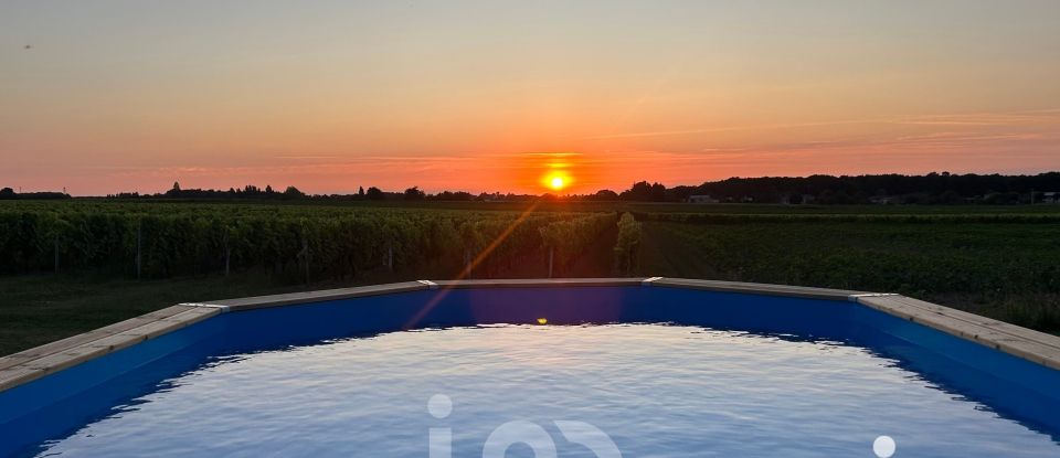 Traditional house 5 rooms of 129 m² in Saint-Fort-sur-Gironde (17240)