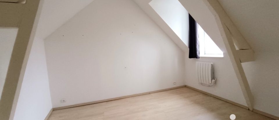 Appartement 4 pièces de 89 m² à Fougères (35300)