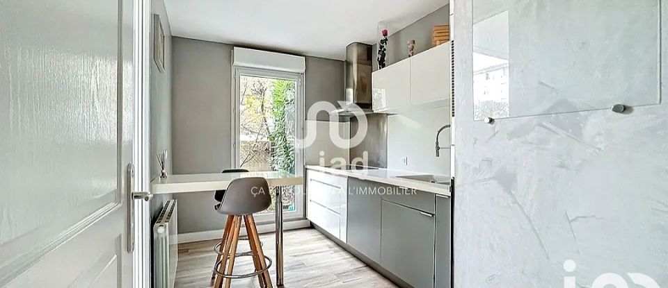 Apartment 4 rooms of 80 m² in Villefranche-sur-Saône (69400)