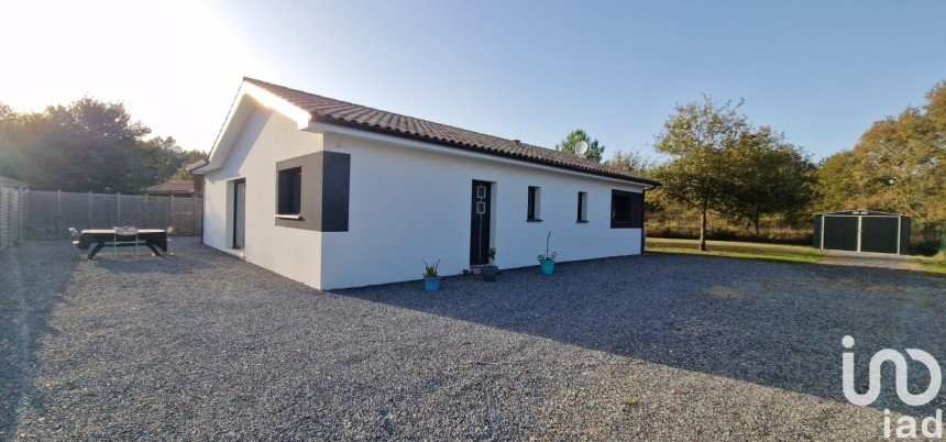 Maison 4 pièces de 107 m² à Parentis-en-Born (40160)