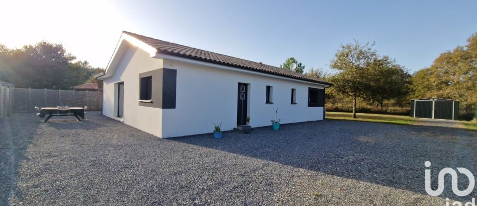 House 4 rooms of 107 m² in Parentis-en-Born (40160)