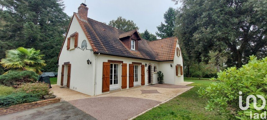 Maison traditionnelle 6 pièces de 153 m² à Guécélard (72230)