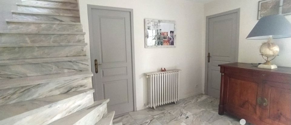 Maison 5 pièces de 185 m² à Saint-Ay (45130)