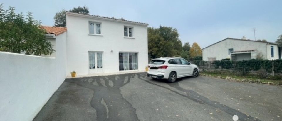 House 4 rooms of 110 m² in Breuillet (17920)