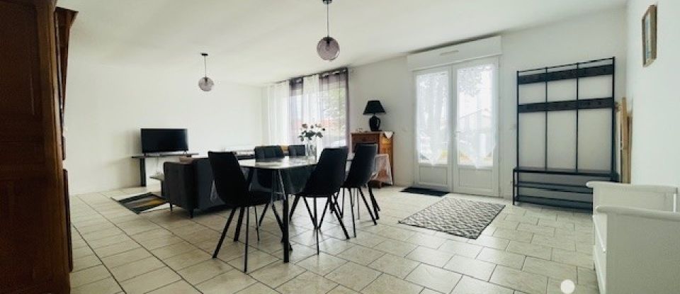 House 4 rooms of 110 m² in Breuillet (17920)