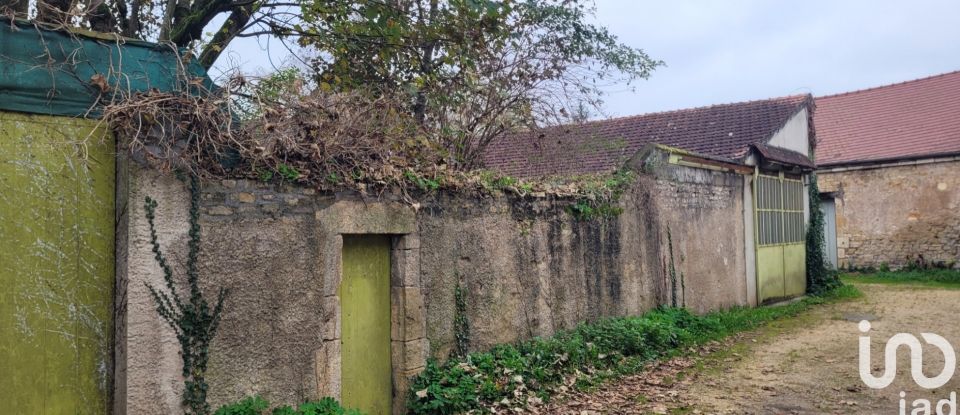 Demeure 8 pièces de 250 m² à Saint-Amand-Montrond (18200)