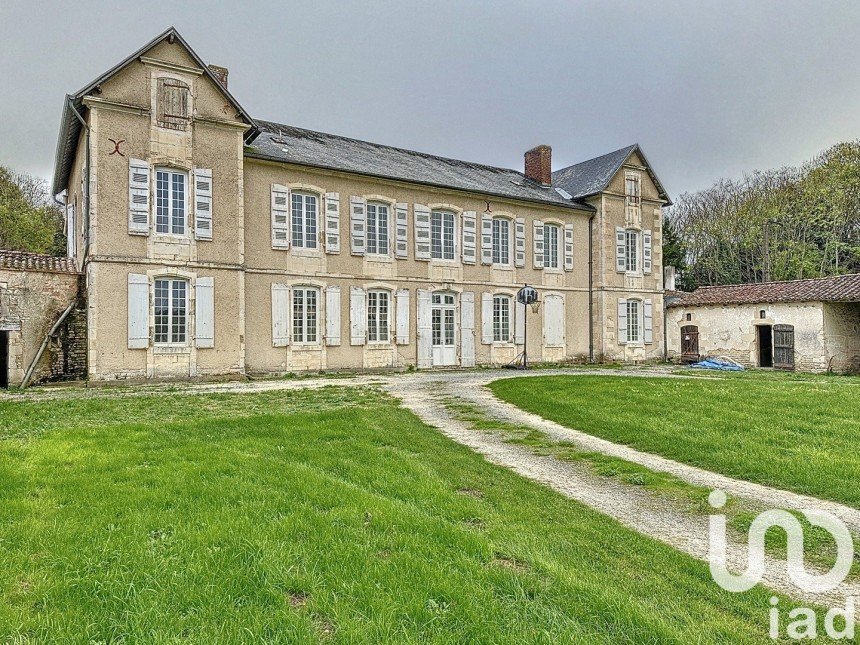 Manor 14 rooms of 540 m² in Mauzé-sur-le-Mignon (79210)