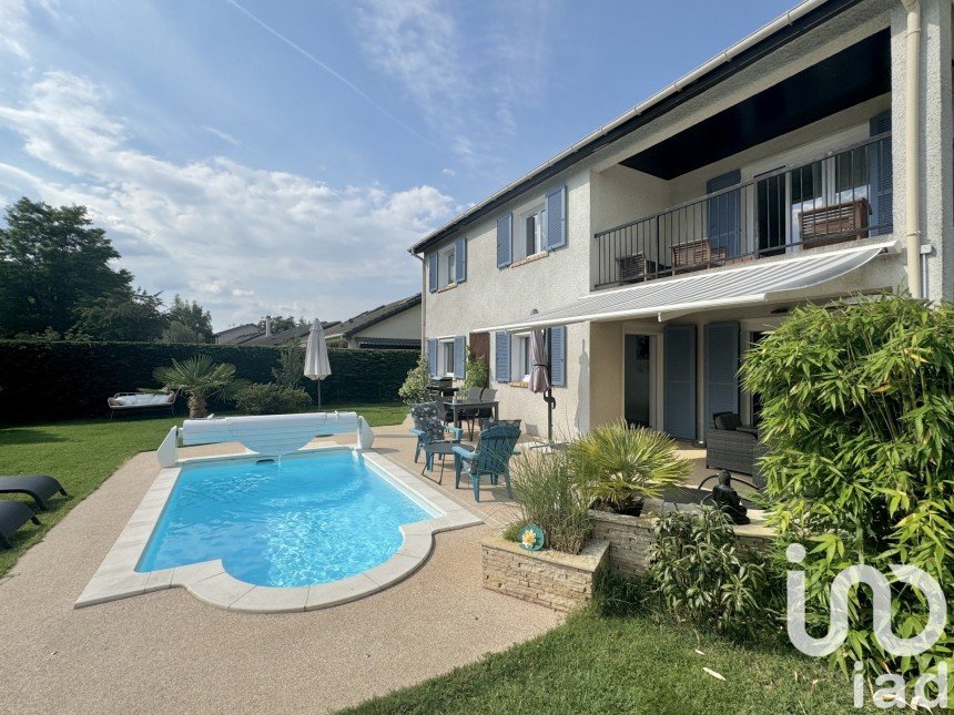 Maison traditionnelle 6 pièces de 160 m² à Soisy-sur-Seine (91450)