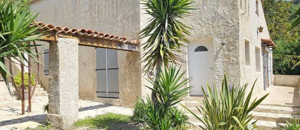 Traditional house 9 rooms of 250 m² in Vence (06140)