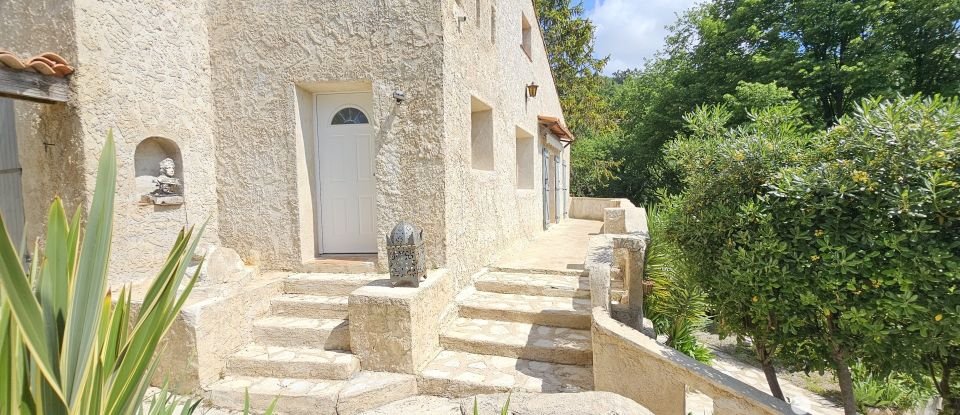 Traditional house 9 rooms of 250 m² in Vence (06140)