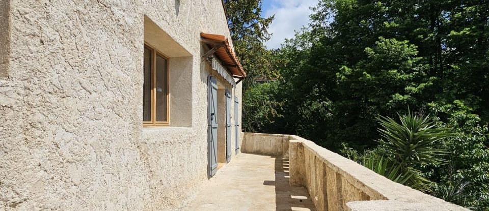 Traditional house 9 rooms of 250 m² in Vence (06140)