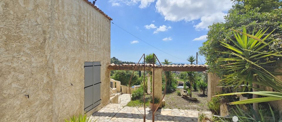 Traditional house 9 rooms of 250 m² in Vence (06140)