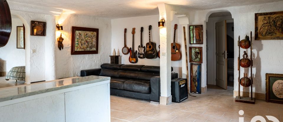 Traditional house 9 rooms of 250 m² in Vence (06140)