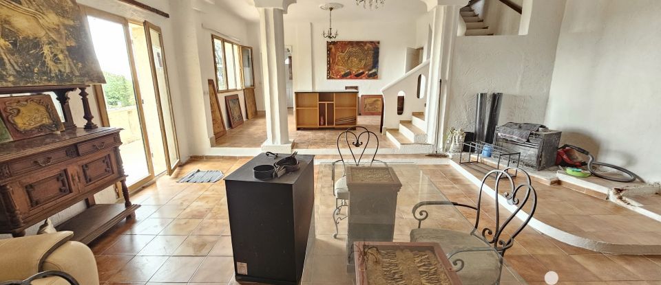 Traditional house 9 rooms of 250 m² in Vence (06140)