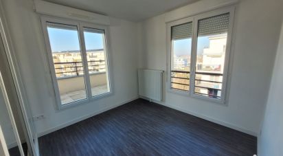 Appartement 3 pièces de 60 m² à Corbeil-Essonnes (91100)