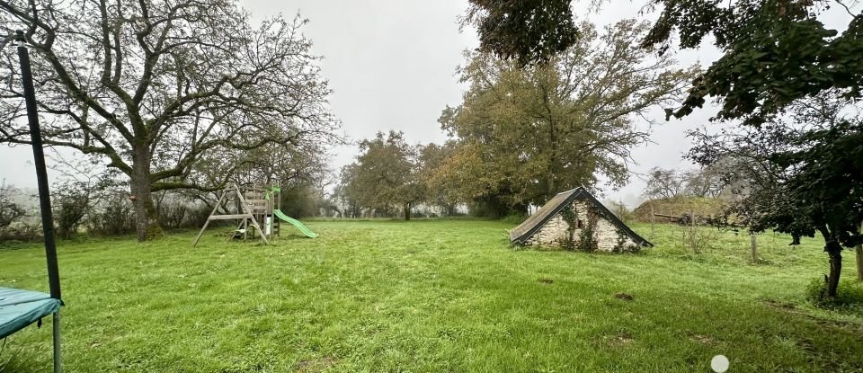 Longère 5 pièces de 125 m² à Saint-Hilaire-en-Lignières (18160)