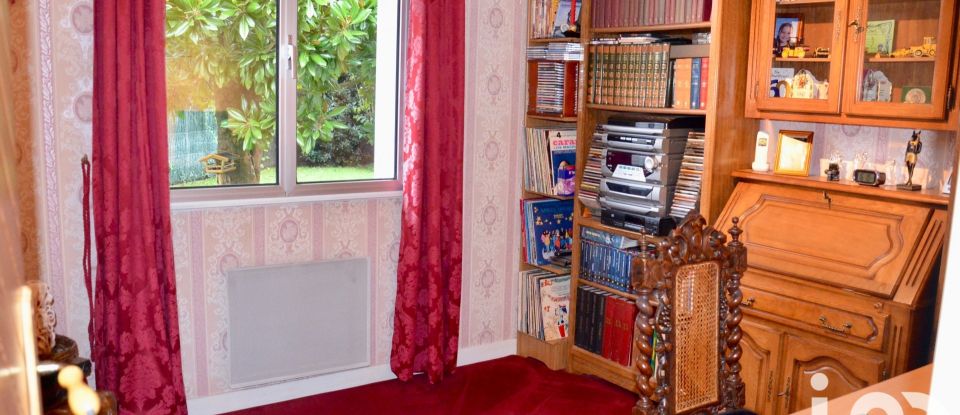 Traditional house 5 rooms of 80 m² in Chevry-Cossigny (77173)