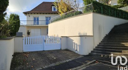 Traditional house 5 rooms of 140 m² in Aurillac (15000)