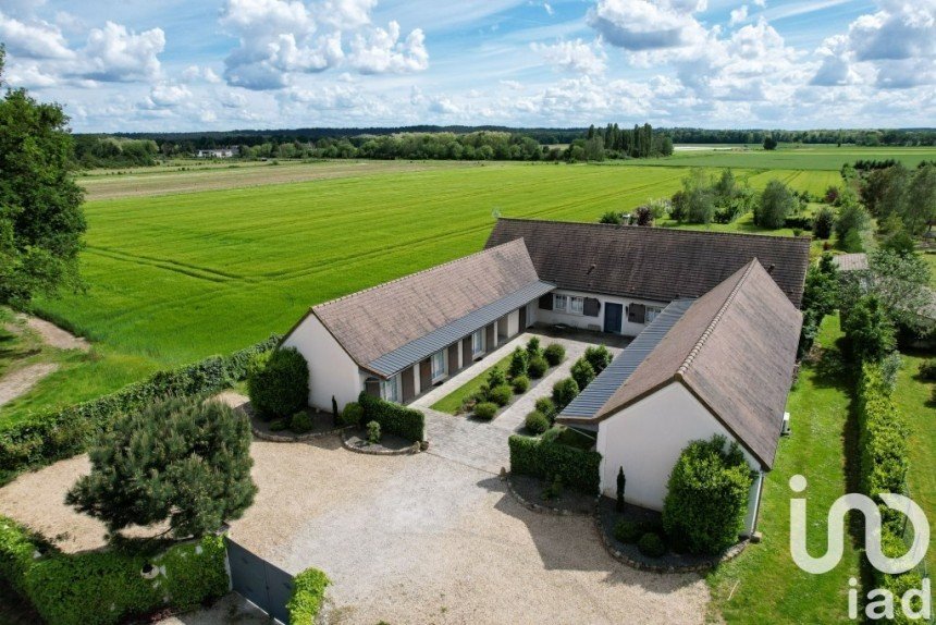 Maison 10 pièces de 305 m² à Saint-Martin-en-Bière (77630)