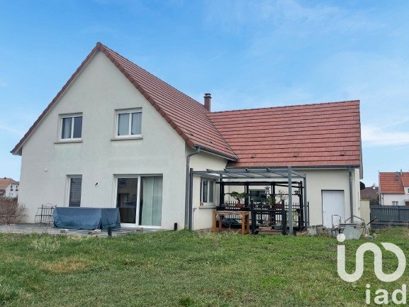 House 6 rooms of 161 m² in Dessenheim (68600)