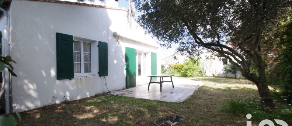 House 4 rooms of 100 m² in Le Bois-Plage-en-Ré (17580)