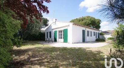 House 4 rooms of 100 m² in Le Bois-Plage-en-Ré (17580)