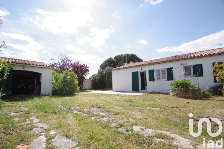 House 4 rooms of 100 m² in Le Bois-Plage-en-Ré (17580)