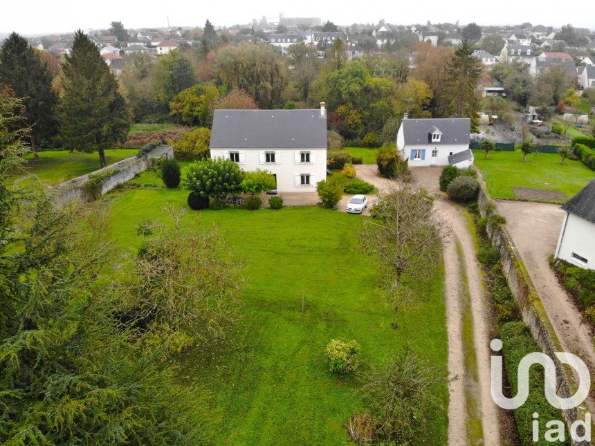 Traditional house 9 rooms of 275 m² in Beaugency (45190)