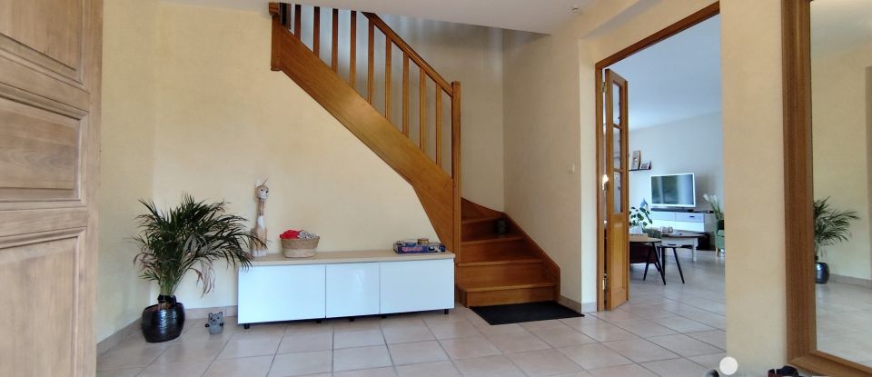 Traditional house 9 rooms of 275 m² in Beaugency (45190)