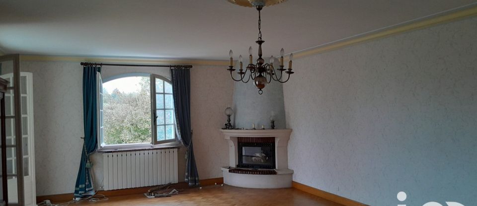 House 5 rooms of 151 m² in - (79220)