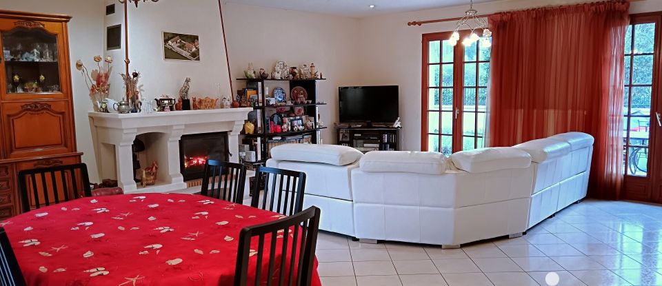 House 7 rooms of 184 m² in Amfreville-sur-Iton (27400)