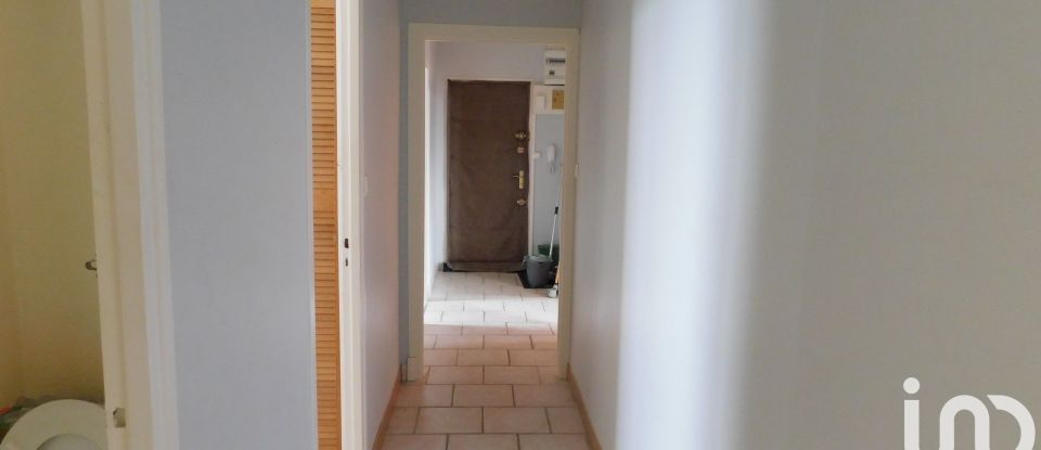 Apartment 4 rooms of 83 m² in Montluçon (03100)