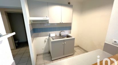 Appartement 3 pièces de 65 m² à Bordeaux (33800)