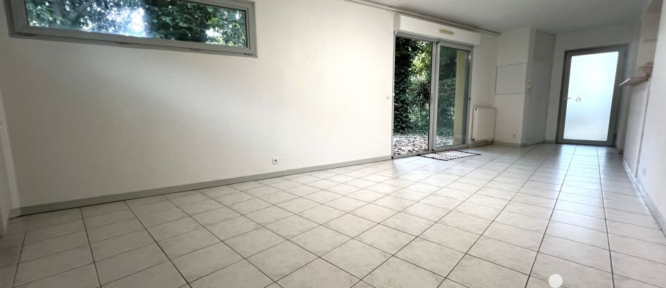 Appartement 3 pièces de 65 m² à Bordeaux (33800)