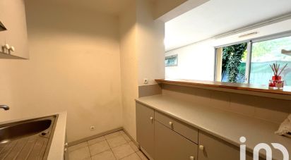 Appartement 3 pièces de 65 m² à Bordeaux (33800)